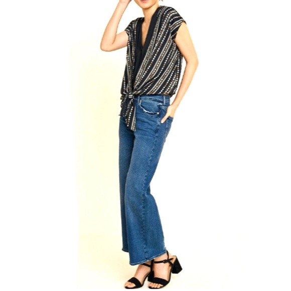 Hayden Los Angles Cap Sleeve Tie Front Top - Picture 2 of 14